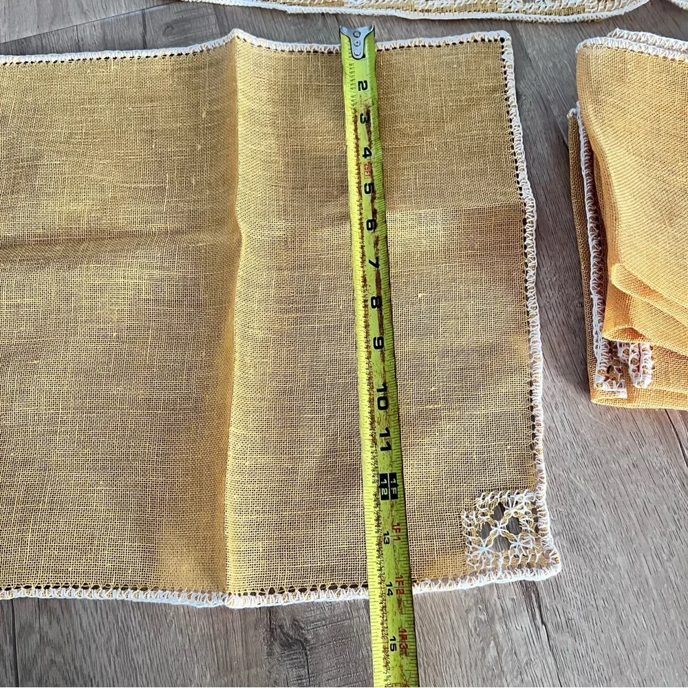 Vtg Beautiful Yellow‎ With White Lace Linen Round Tablecloth 69” & 8 PCs Napkins
